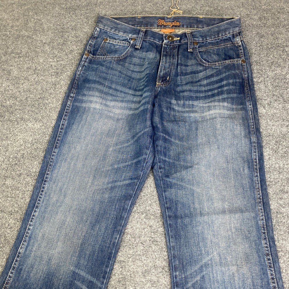 Wrangler Mens WRT20NS Retro Boot Cut Blue Denim Jeans 31x34 Medium Wash - Picture 2 of 9